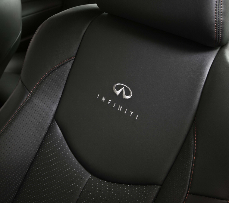 2011 Infiniti G37 IPL Coupe Front Seat Picture